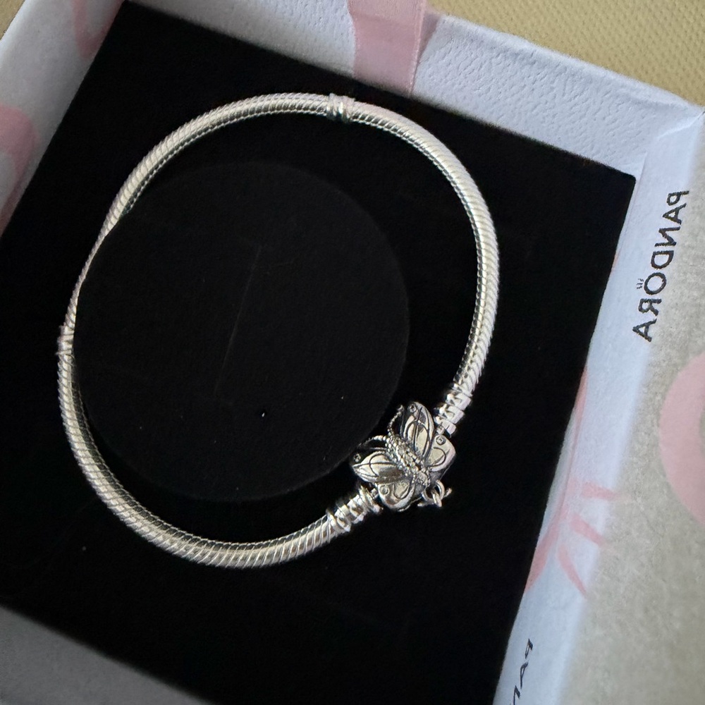 Pandora Moments Butterfly Clasp Snake
Chain Bracelet